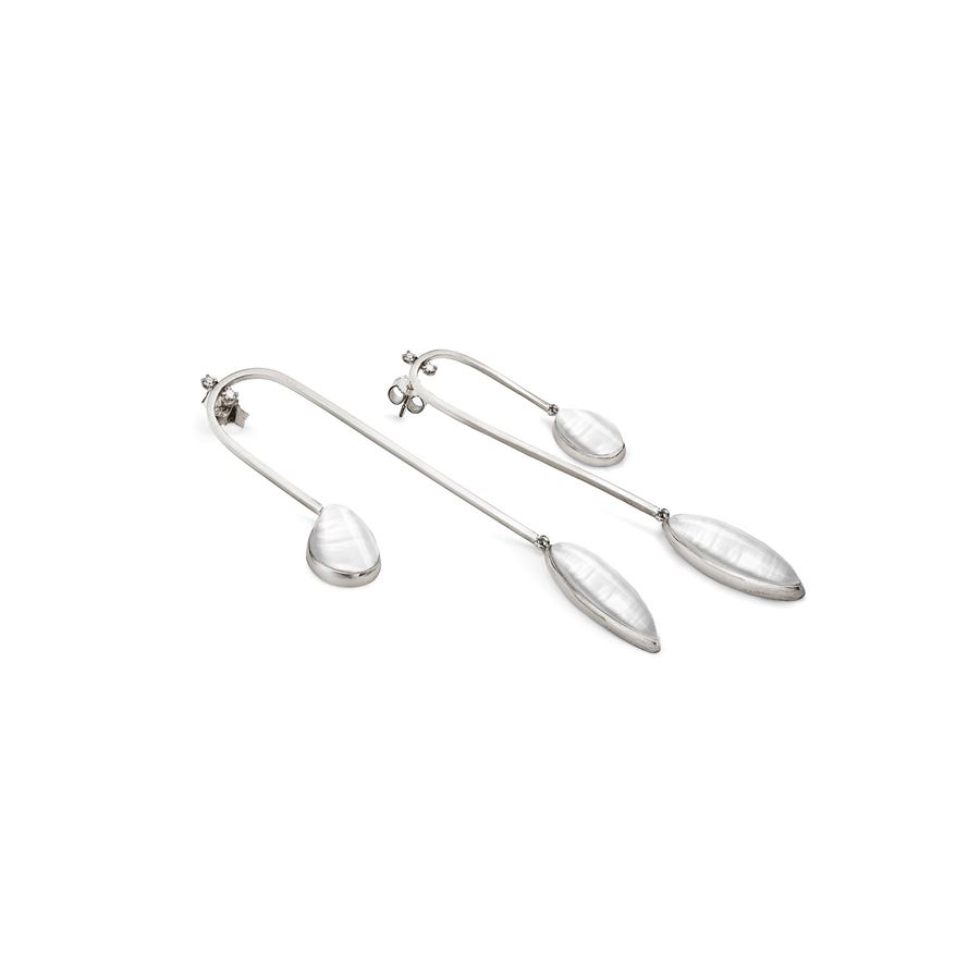 Curved 'Amo' earrings with mop AURUM | OR AMO CRV MAU18B MOP BIA CT 0,08